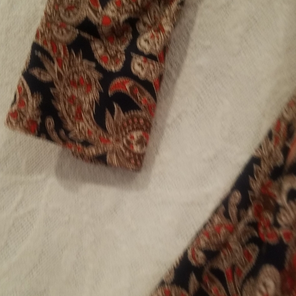 Act lll paisley top cuff long sleeve - Picture 6 of 6